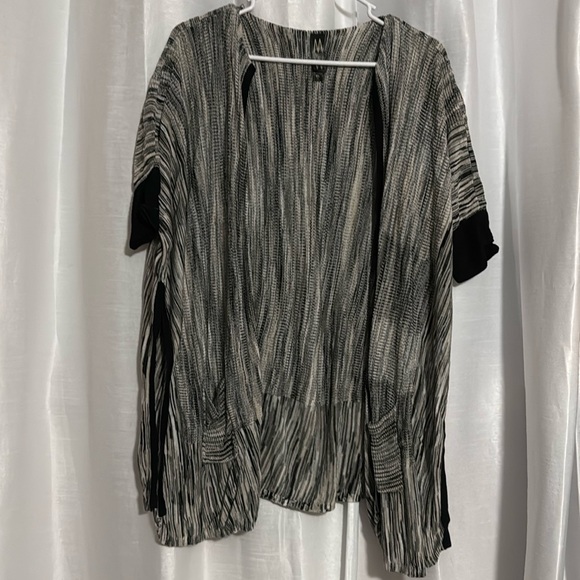 MarlaWynne Cardigan - Picture 1 of 3